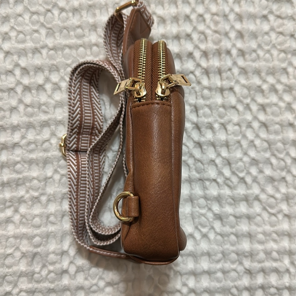 Crossbody Bag - Picture 3 of 7